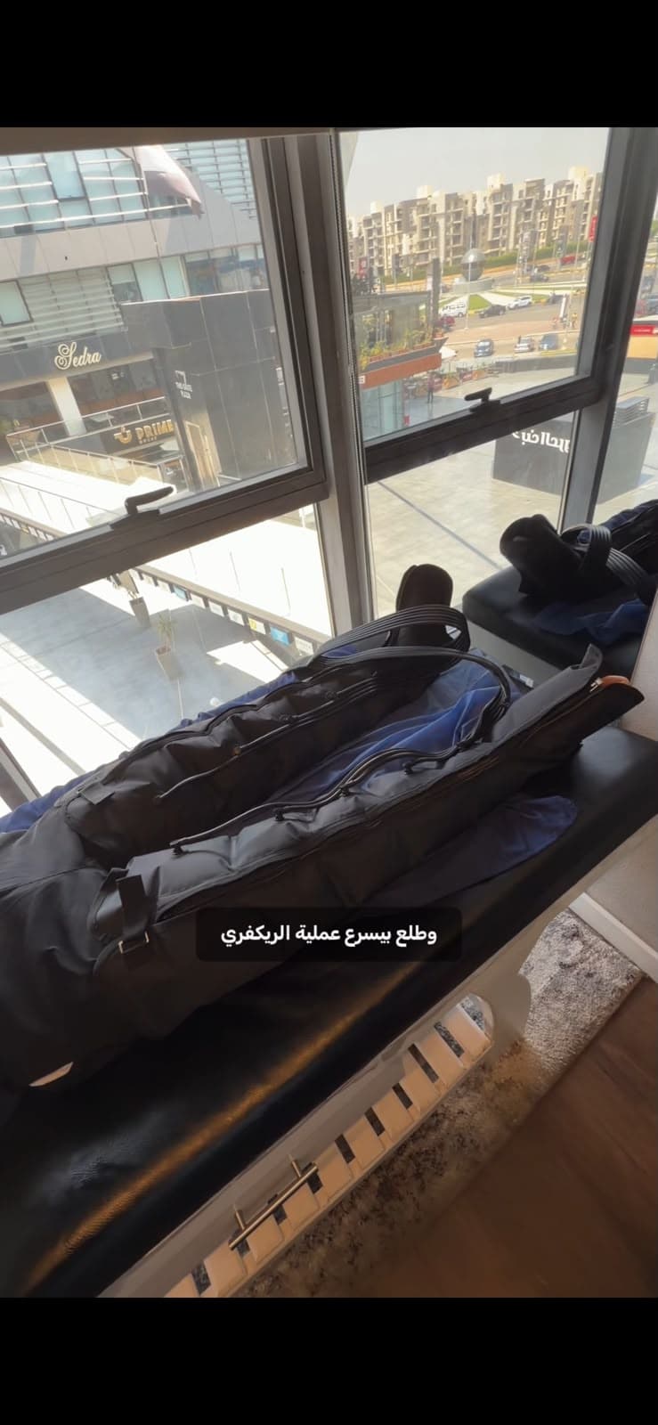 Lymphatic drainage session using pneumatic compression for the legs